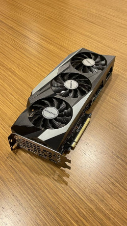 gigabyte-rtx-3090-big-0