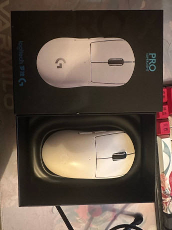 myska-logitech-g-superlihgt-x-big-0