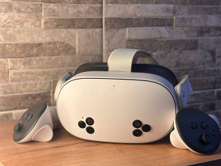 v-prodaze-ocki-virtualnoi-realnosti-meta-quest-3s