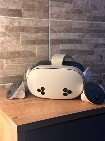v-prodaze-ocki-virtualnoi-realnosti-meta-quest-3s-big-0