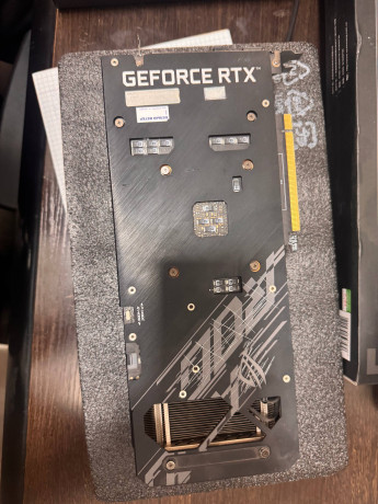 videokarta-rtx3060-asus-rog-strix-big-1