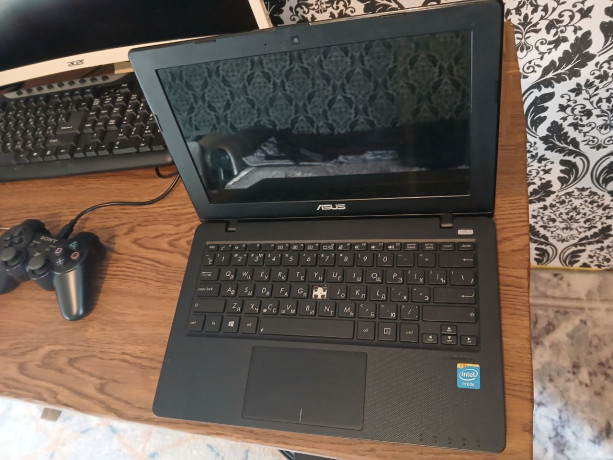 prodam-lotom-3-noutbuka-big-2