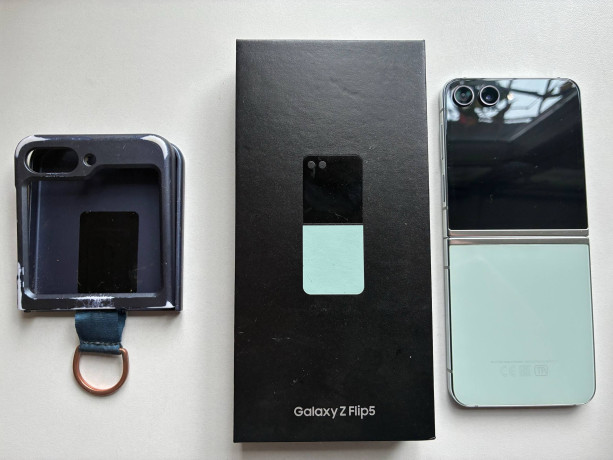 220000-tg-smartfon-samsung-z-flip5-512gb-miatnyi-region-prosivki-smenil-na-indiiu-zapis-vsex-zvo-big-2