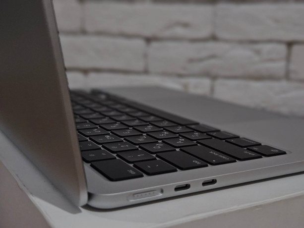 macbook-air-13-m3-8256gb-100-4-cikla-405000-big-2