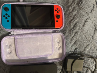 pristavku-nintendo-switch-v-xorosem-sostoianii-komplekt-na-foto-est-fleska-est-igra-animal-cros