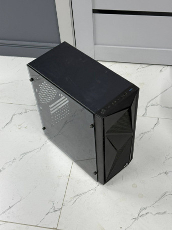 aerocool-korpusa-9st-45000-lotom-big-0