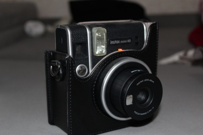 prodam-kameru-momentalnuiu-instax-mini-40-polzovalsia-paru-raz-v-komplekte-idet-vse-korobka-cek-big-1