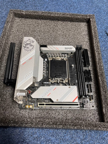 mat-plata-msi-mag-mini-itx-59-000tg-big-0