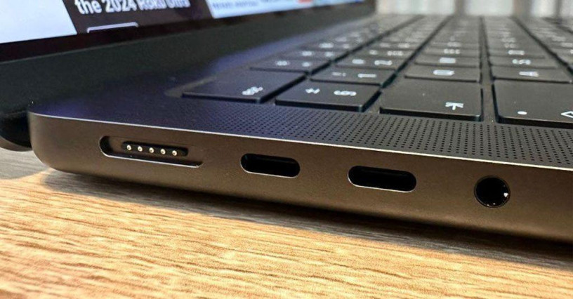 macbook-pro-14-m4-pro-14-iader-cpu-20-iader-gpu-topovaia-konfiguraciia-big-2