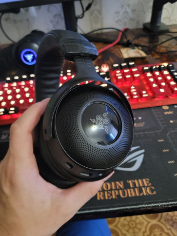 prodam-razer-kraken-v3-pro-polnostiu-rabocie-podsvetka-i-td-rabotaet-zariad-derzat-mikro-est-minusy-big-2