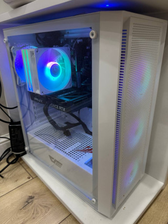 dobryi-vecer-prodam-kompiuter-ne-vskryvalsia-kak-sobrali-polzovalsia-rovno-god-tolko-v-ks-igral-big-0