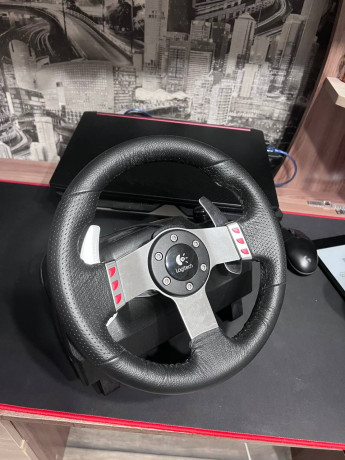 igrovoi-rul-logitech-g27-big-0