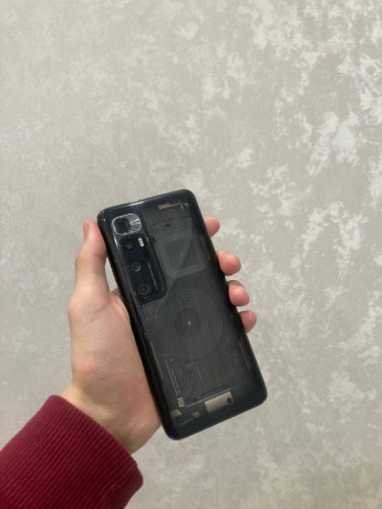 prodam-mi-10-ultra-8256-v-xorosem-sostoianii-big-1