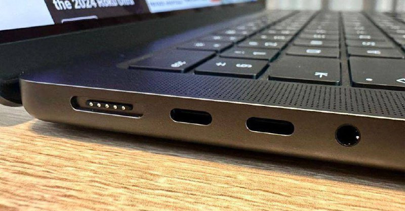 macbook-pro-14-m4-pro-14-iader-cpu-20-iader-gpu-topovaia-konfiguraciia-big-2