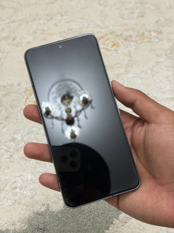 zdravstvuite-prodam-pixel-vosem-pro-v-v-udovletvoritelnom-sostoianii-zadniaia-kryska-razbita-i-na-ekr-big-1