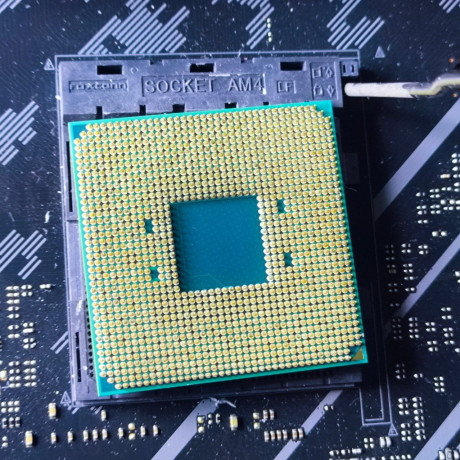 prodam-processor-ryzen-7-2700-big-1