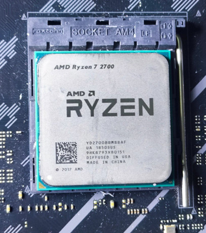 prodam-processor-ryzen-7-2700-big-0