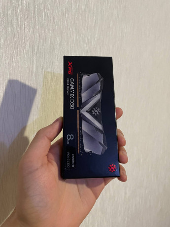 prodaiu-2-plaski-po-8-gb-big-1