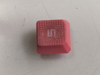 krasnye-knopki-w-a-s-d-na-klaviaturu-bloody-b210-obycnaia-membranka