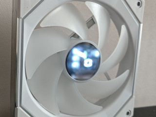 ventiliatory-3-lian-li-uni-fan-sl-infinity-140-belyi-g9914slin1wr0-white