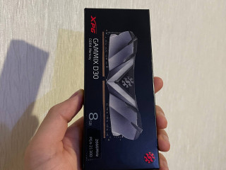 prodaiu-2-plaski-po-8-gb