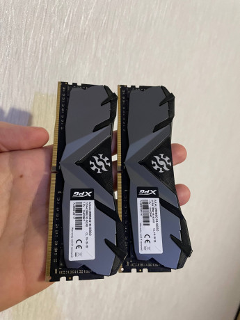 prodaiu-2-plaski-po-8-gb-big-1