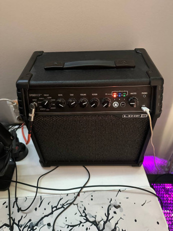 line-6-spider-v-20-mk2-kompaktnyi-cifrovoi-kombousilitel-na-20-vt-s-8-dinamikom-bolee-200-prese-big-0