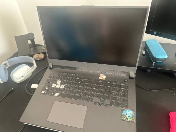 igrovoi-noutbuk-asus-rog-strix-g713qm-hx038-big-1