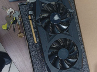 rx-580-na-8-gb-otdam-za-5k-port-dvi-d-karta-xorosaia-nedavno-vytashhili-s-staroi-sborki-igrali-v-gensi