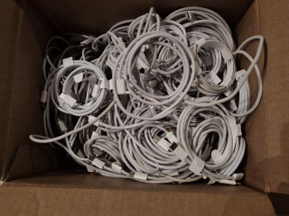 dobryi-vecer-prodam-originalnye-kabeli-apple-iz-komplektacii-aifonov-v-nalicii-200-stuk