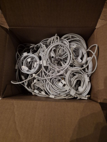 dobryi-vecer-prodam-originalnye-kabeli-apple-iz-komplektacii-aifonov-v-nalicii-200-stuk-big-0