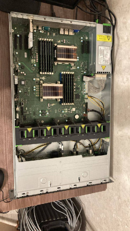 server-fujitsu-primergy-rx2520-m1-192-gb-ram-40-potokov-61-tb-big-0