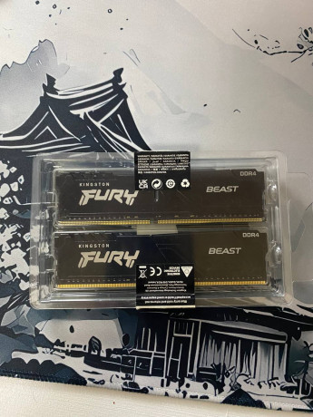 prodam-ozu-ddr4-28-16gb-pocti-novye-3200mgc-35k-para-big-0