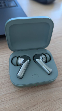 prodam-nausniki-oneplus-buds-3-zelenogo-cveta-rabocie-v-otlicnom-sostoianii-nikakix-kosiakov-v-isp-big-0