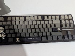 srocno-almaty-prodam-klaviraturu-vgn-v87-s-serymi-svitcami-besprovodnaiapodsvetka-vse-rabotaet-z