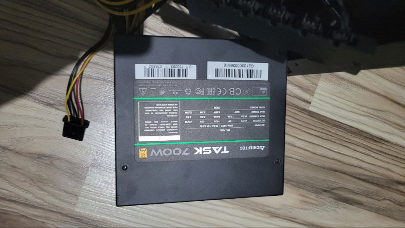 prodam-korpus-vodianoe-oxlazdeniia-i-blok-pitaniia-vse-odnim-lotom-big-1