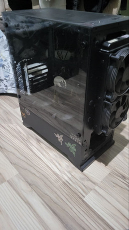 prodam-korpus-vodianoe-oxlazdeniia-i-blok-pitaniia-vse-odnim-lotom-big-0