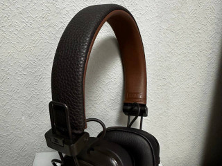 prodaiutsia-originalnye-koricnevye-nausniki-marshall-major-4