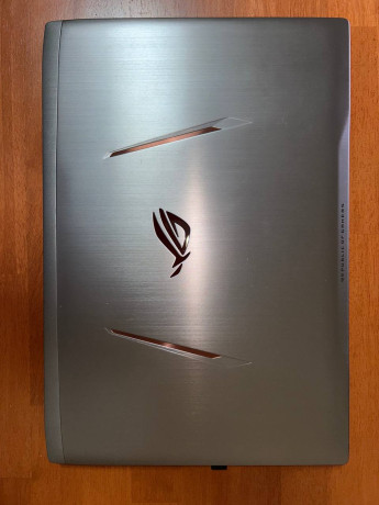 noutbuk-asus-rog-strix-gl502vmk-big-0