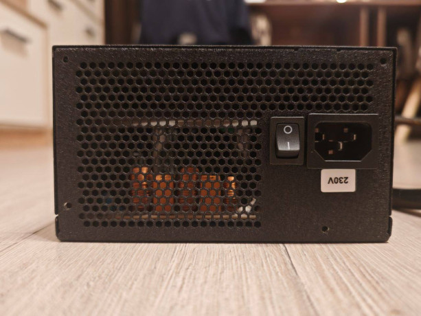 prodaiu-blok-pitaniia-chieftec-a-90-big-1