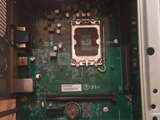 sistemnyi-blok-s-materinskoi-platoi-na-lga1700-sokete-i-blokom-pitaniia-na-280-vat