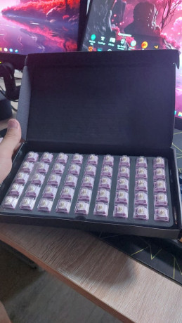 prodaiu-svitci-ot-akko-creamy-purple-pro-original-novye-almaty-big-1