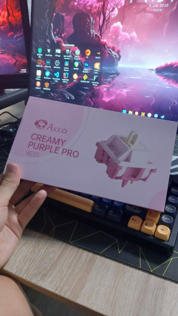 prodaiu-svitci-ot-akko-creamy-purple-pro-original-novye-almaty-big-3