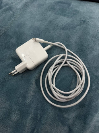 macbook-pro-14-2024-m3-pro-18gb-512gb-idealnoe-sostoianie-big-4