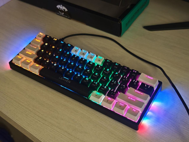 prodam-mexaniceskuiu-klaviaturu-leaven-k620-big-0