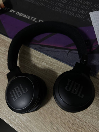 nausniki-jbl-live-670nc-big-0