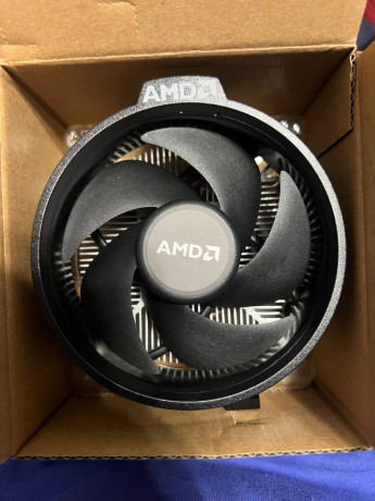 kuler-stokovyi-dlia-amd-am4-ne-tronutyi-lezit-v-korobke-s-termopastoi-s-zavoda-big-0