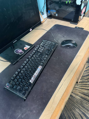 prodam-pk-monitor-klavu-mysku-kovrik-kreslo-big-4