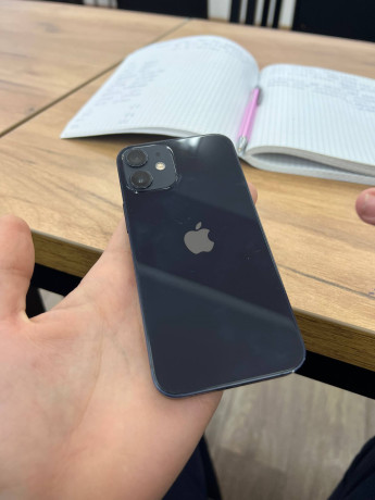 privetstvuiu-vsexobmeniaiu-12-mini-na-kakoi-nit-neobycnyi-androidobycnye-toze-rassmatrivaiu-big-0