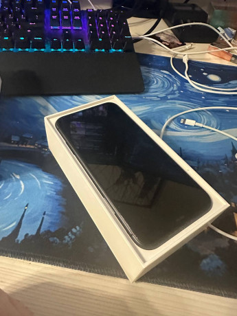 prodaiu-iphone-11-64-gb-big-1